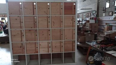 scaffale Ikea con 25 cubi 20 sportelli + serrature