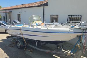 Barca a motore ranieri