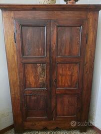 Angoliera in legno massello
