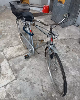 Bicicletta da città grigia con portapacchi - Usato