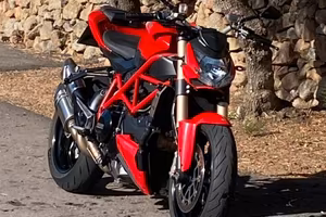 Ducati streetfighter