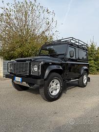 Land Rover Defender 90 Adventure
