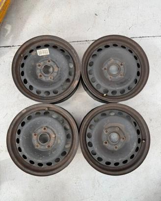 4 cerchi usati ferro 15 pollici originali VW Golf 