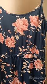 tuta elegante da donna fiorata