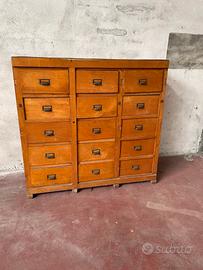 mobile con 15 cassetti