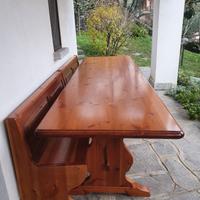 Tavolo in legno massello + panca + 5 sedie