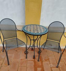 Tavolino con 2 sedie