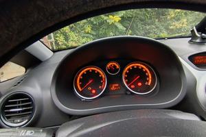 Opel Corsa 1.2 benzina/gpl