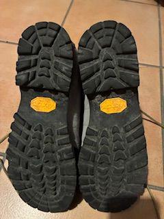 Scarponi trekking Garmont n.40