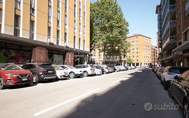 Box a Bologna Via Giovanni Brugnoli 1 locali