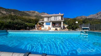 VILLA SINGOLA A FORMIA