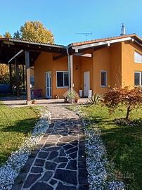 VILLA SINGOLA A CASTEL GOFFREDO