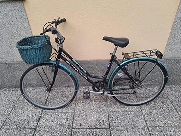 Citybike donna con cestino