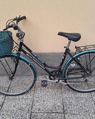 Citybike donna con cestino