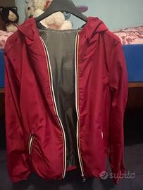 Giacca antivento bordeaux con cappuccio e zip dora