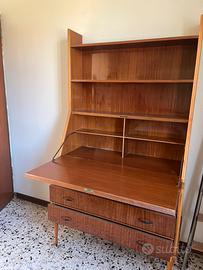 Scrivania/libreria con 3 ripiani e 3 cassettoni