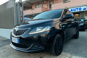 LANCIA Ypsilon 1.0 Hybrid 5posti Silver-PDC Poster