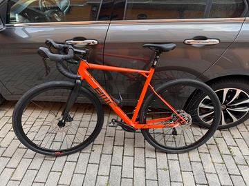 Bici gravel BMC