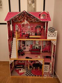 Casa delle bambole in legno
