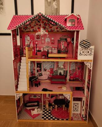 Casa delle bambole in legno