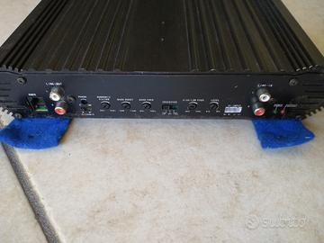 Amplificatore subwoofer auto