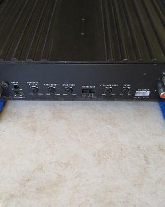 Amplificatore subwoofer auto