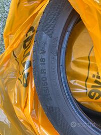 Gomme CONTINENTAL winter contact  215/50 R18