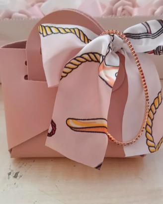 borsettina con fiocco e bracciale  3 pz.