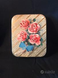 scatola in metallo vintage