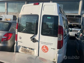 FIAT DOBLO Tetto Alto Vetrato Doppia Porta lateral