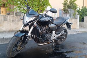 Honda Hornet 2012 con  11000 km 