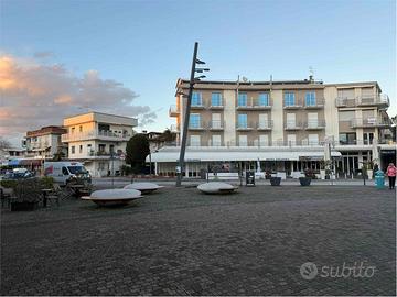 Negozio in Via Bafile