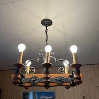 Lampadari in legno in stile rustico