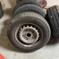 Gomme 215/65/15 C 104/102 T