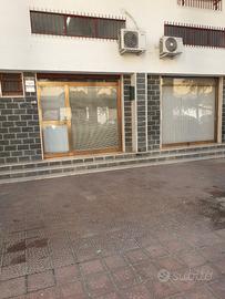 Locale mq. 54 - VIA DE NICOLA 61-63