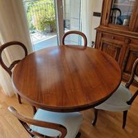 tavolo in legno noce