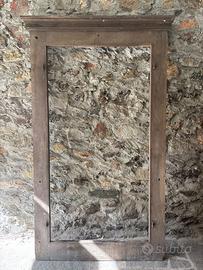 Armadio a muro in noce