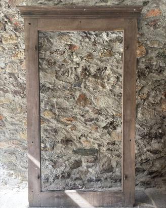 Armadio a muro in noce
