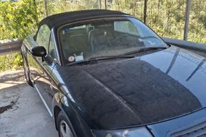 Vedo  Audi TT .