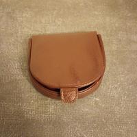 Portamonete in similpelle marrone con chiusura