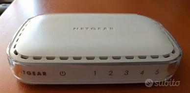 Router Netgear FS605
