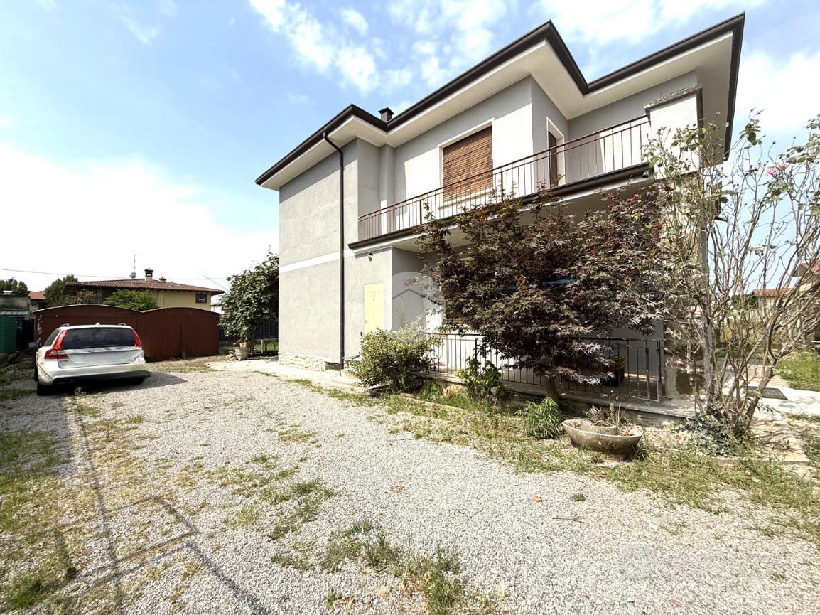 VILLA SINGOLA A PALAZZOLO SULL'OGLIO - Vista 4