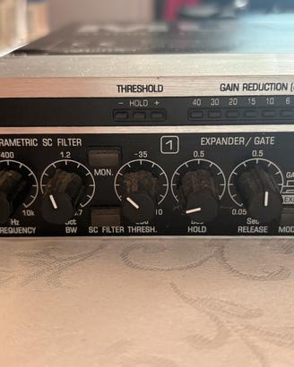 Processore dinamica e multigate Behringer XR 4400