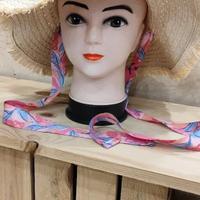 Sombrero di paglia con nastro floreale