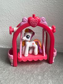 My Little Pony Sunny Daze Ponyville Swing Along