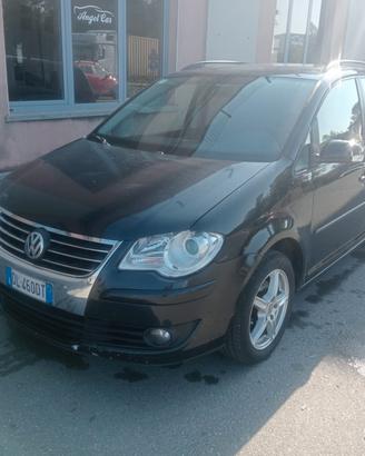 Volkswagen Touran 1.9 TDI 105CV 5 Posti DSG