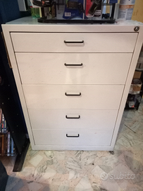 Cassettiera in metallo