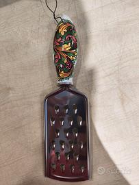 GRATTUGIA in ceramica e acciaio inox,  caltagirone