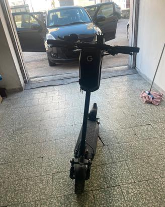 Monopattino joyor y8s