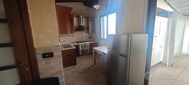 appartamentino con grande terrazzo